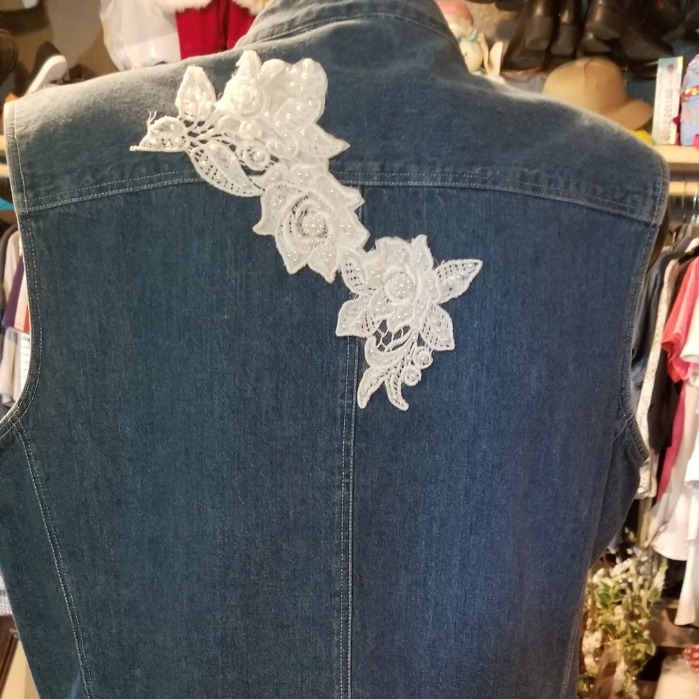 Vest upscaled - Picture 5 of 7